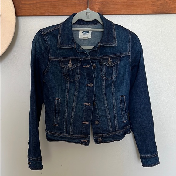 Old Navy Jean Jacket
Sz xs 
Across shoulders 16in 
Arm 23in 
Top to bottom 20in - Picture 1 of 3